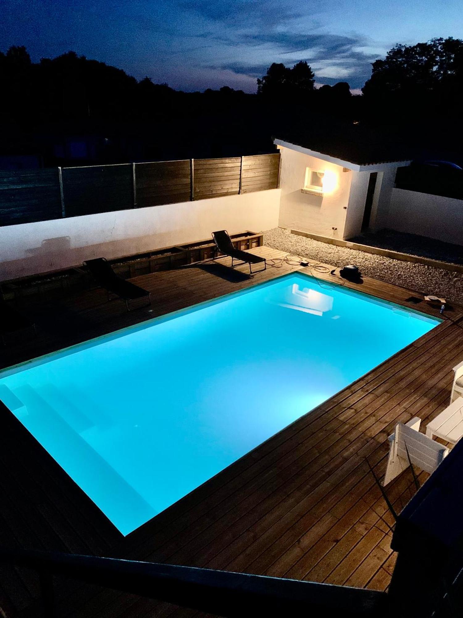 Maison Au Calme Avec Piscine Riviere-Saas-et-Gourby Bagian luar foto